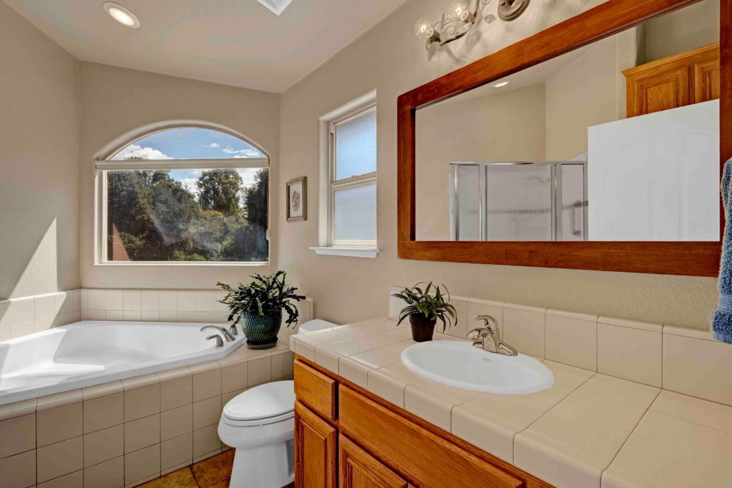 Detail Gallery Image 15 of 30 For 910 Valley Oak Ct, Hollister,  CA 95023 - 2 Beds | 2/1 Baths