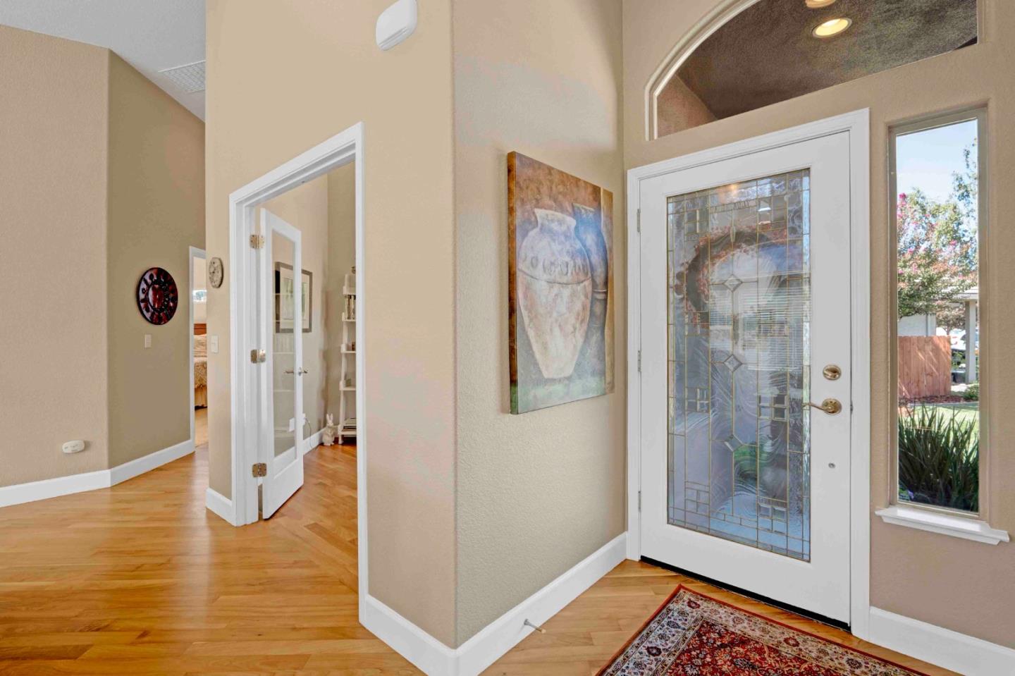 Detail Gallery Image 5 of 30 For 910 Valley Oak Ct, Hollister,  CA 95023 - 2 Beds | 2/1 Baths