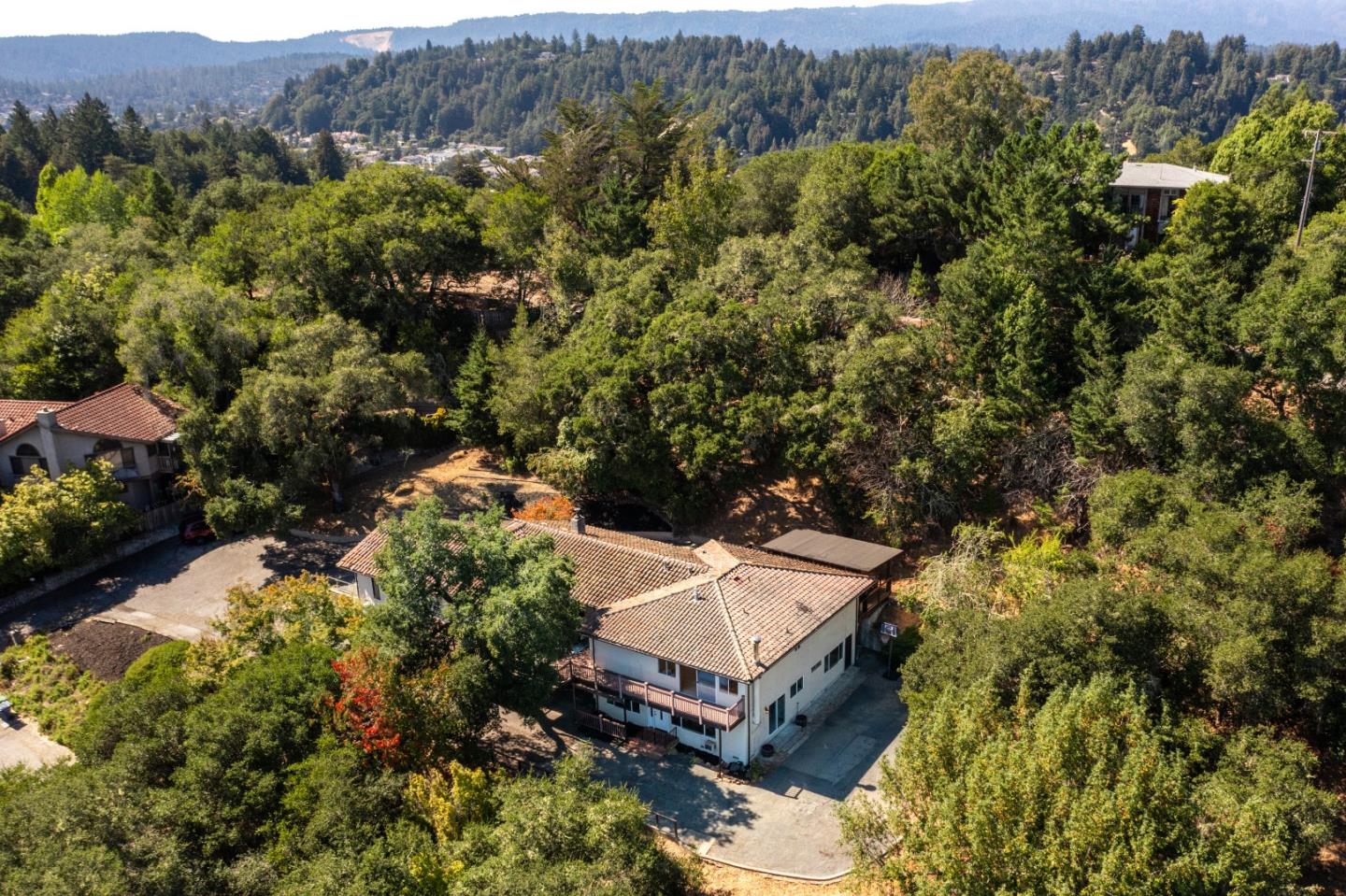 Detail Gallery Image 3 of 40 For 114 Southwood Dr, Scotts Valley,  CA 95066 - 4 Beds | 3/2 Baths