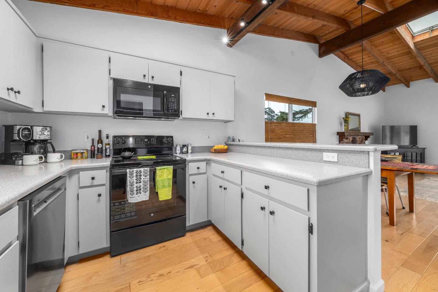 Detail Gallery Image 11 of 48 For 326 Doris Ave, Aptos,  CA 95003 - 3 Beds | 2 Baths