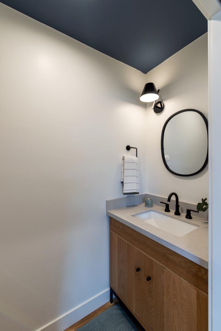 Detail Gallery Image 26 of 32 For 201 John St, Santa Cruz,  CA 95060 - 2 Beds | 1/1 Baths