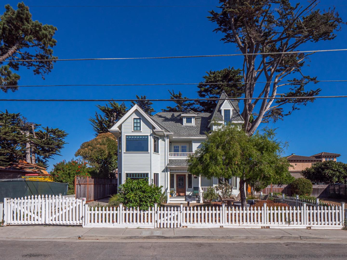 Detail Gallery Image 1 of 89 For 210 Almar Ave, Santa Cruz,  CA 95060 - 3 Beds | 3/1 Baths