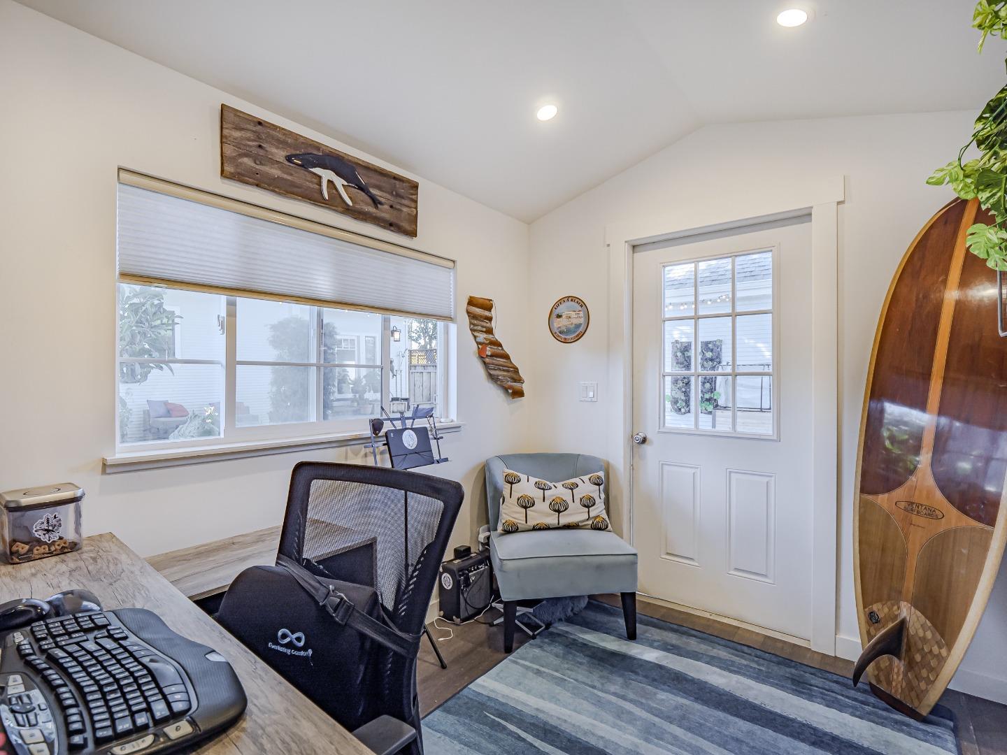 Detail Gallery Image 43 of 89 For 210 Almar Ave, Santa Cruz,  CA 95060 - 3 Beds | 3/1 Baths