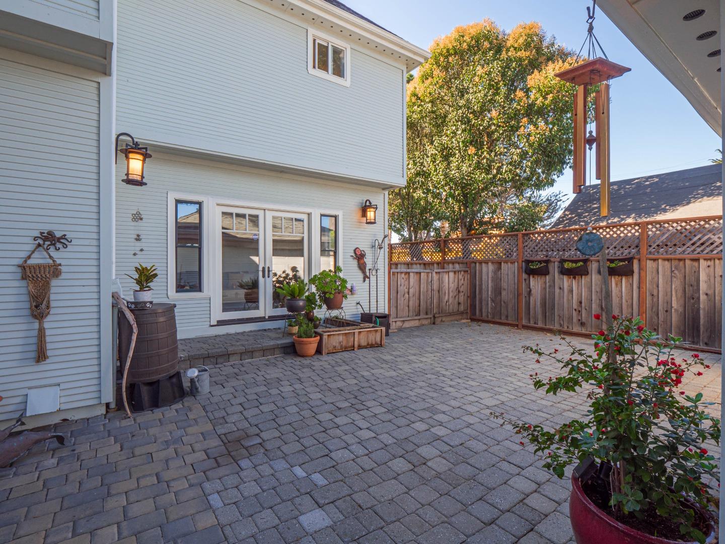 Detail Gallery Image 45 of 89 For 210 Almar Ave, Santa Cruz,  CA 95060 - 3 Beds | 3/1 Baths