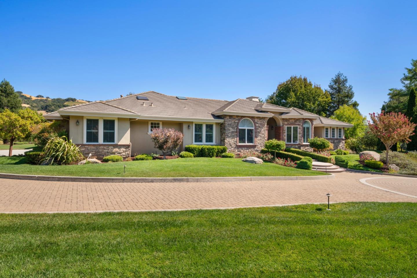 Detail Gallery Image 4 of 58 For 6585 Redwood Retreat Rd, Gilroy,  CA 95020 - 4 Beds | 3/2 Baths