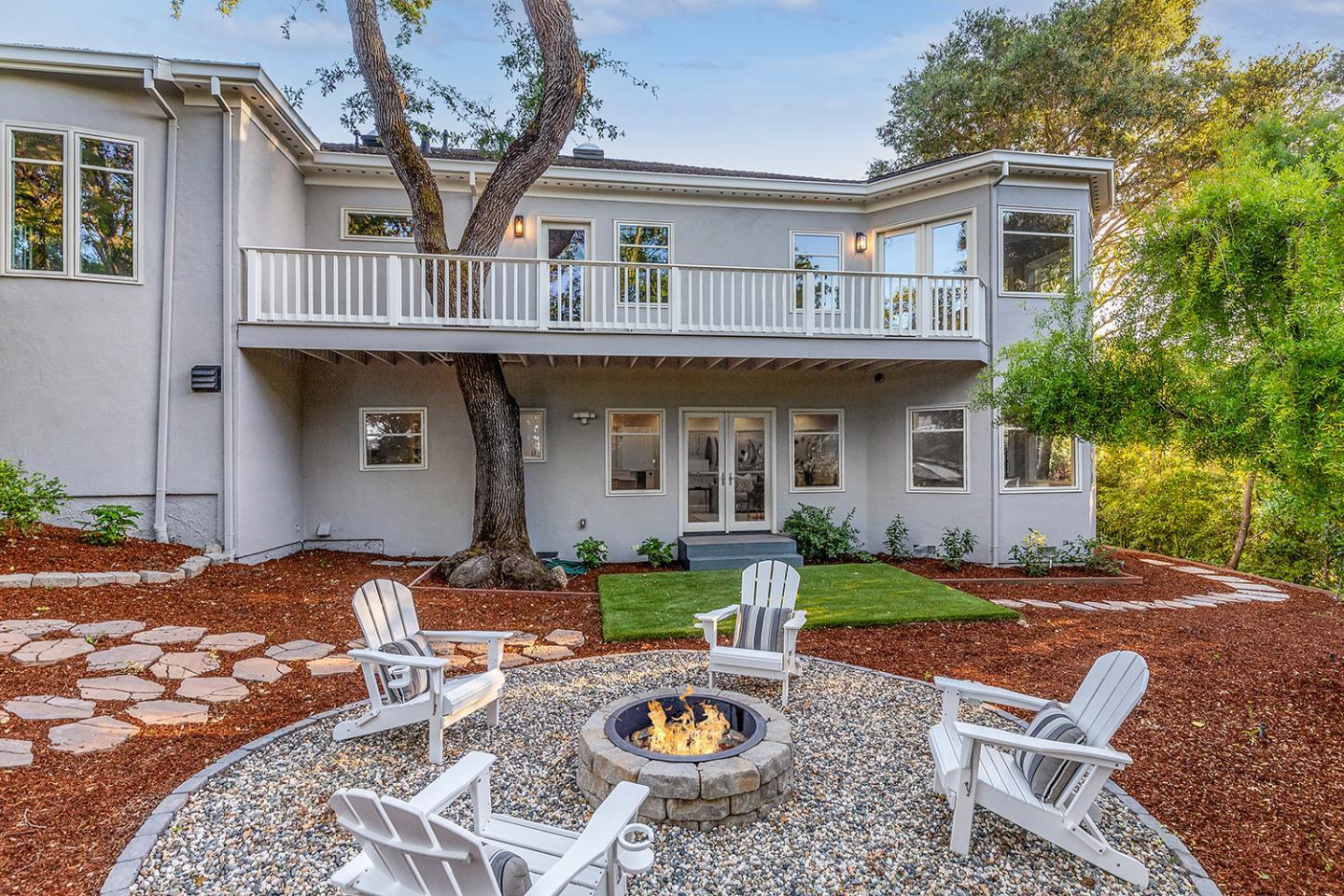 Detail Gallery Image 38 of 65 For 13456 Country Way, Los Altos Hills,  CA 94022 - 5 Beds | 4/1 Baths