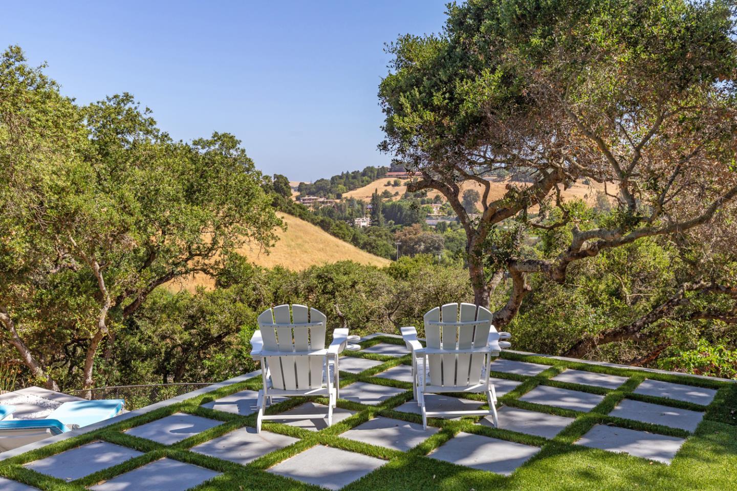 Detail Gallery Image 53 of 66 For 13456 Country Way, Los Altos Hills,  CA 94022 - 5 Beds | 4/1 Baths