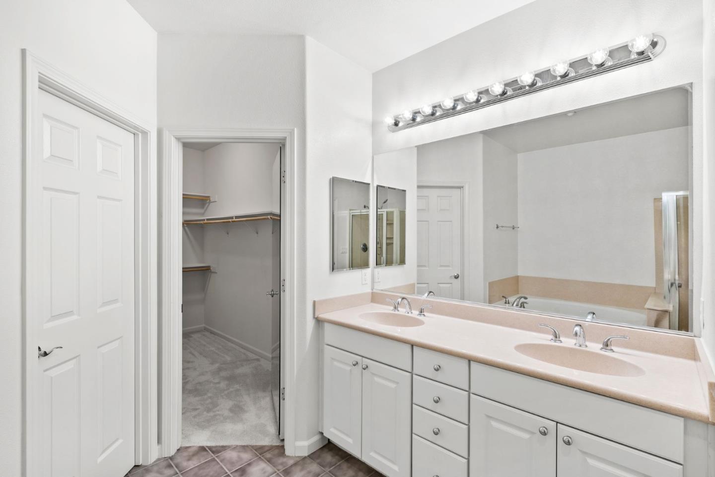 Detail Gallery Image 27 of 38 For 389 Casselino Dr #2,  San Jose,  CA 95136 - 2 Beds | 2/1 Baths