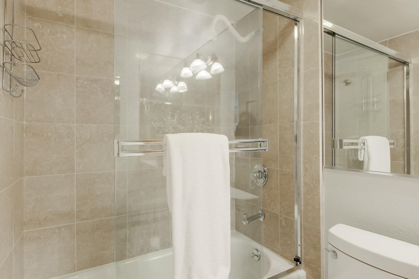 Detail Gallery Image 15 of 27 For 20 Willow Rd #21,  Menlo Park,  CA 94025 - 2 Beds | 2 Baths