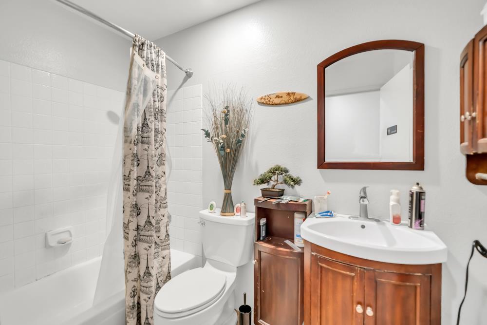 Detail Gallery Image 22 of 39 For 8167 Darien Cir, Sacramento,  CA 95828 - 3 Beds | 2 Baths