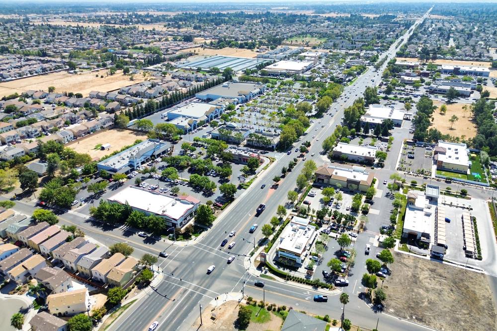 Detail Gallery Image 39 of 39 For 8167 Darien Cir, Sacramento,  CA 95828 - 3 Beds | 2 Baths