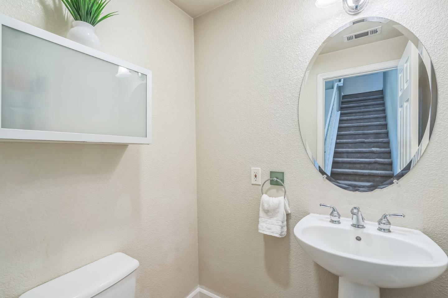 Detail Gallery Image 18 of 38 For 2705 Fressia Ct, Pleasanton,  CA 94588 - 3 Beds | 2/1 Baths