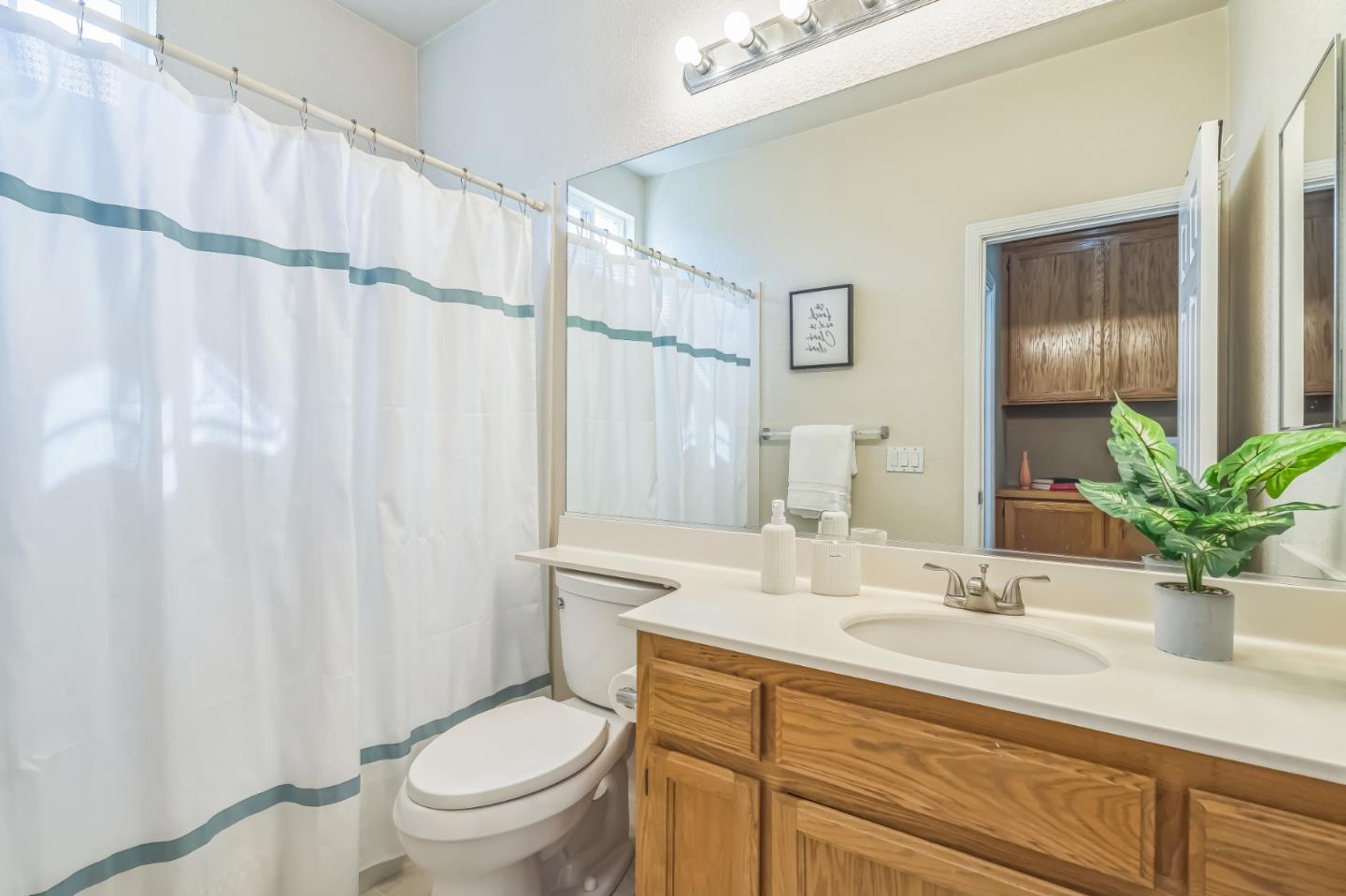 Detail Gallery Image 22 of 38 For 2705 Fressia Ct, Pleasanton,  CA 94588 - 3 Beds | 2/1 Baths