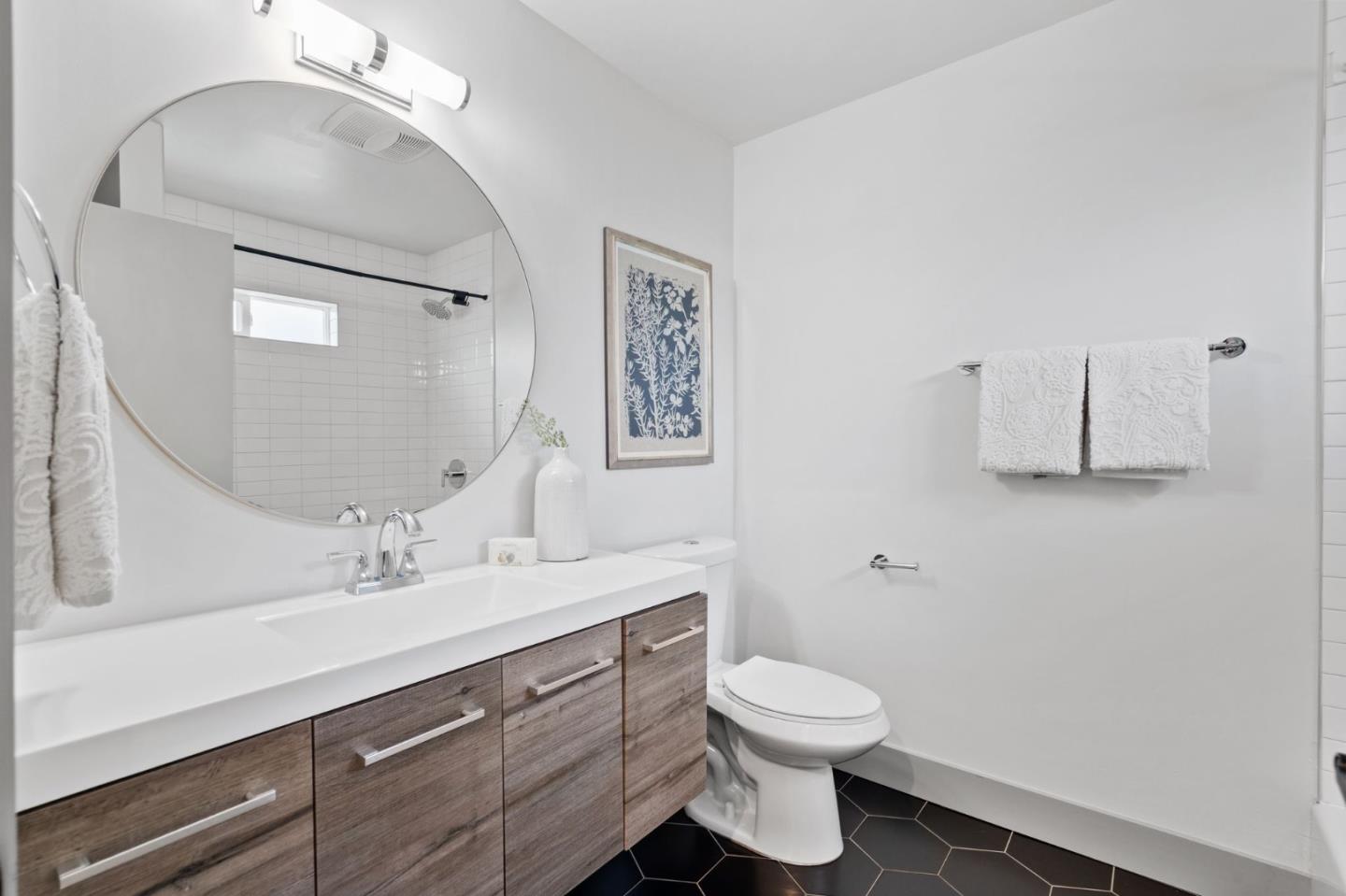 Detail Gallery Image 13 of 20 For 616 Douglas Ave, Redwood City,  CA 94063 - 2 Beds | 2 Baths