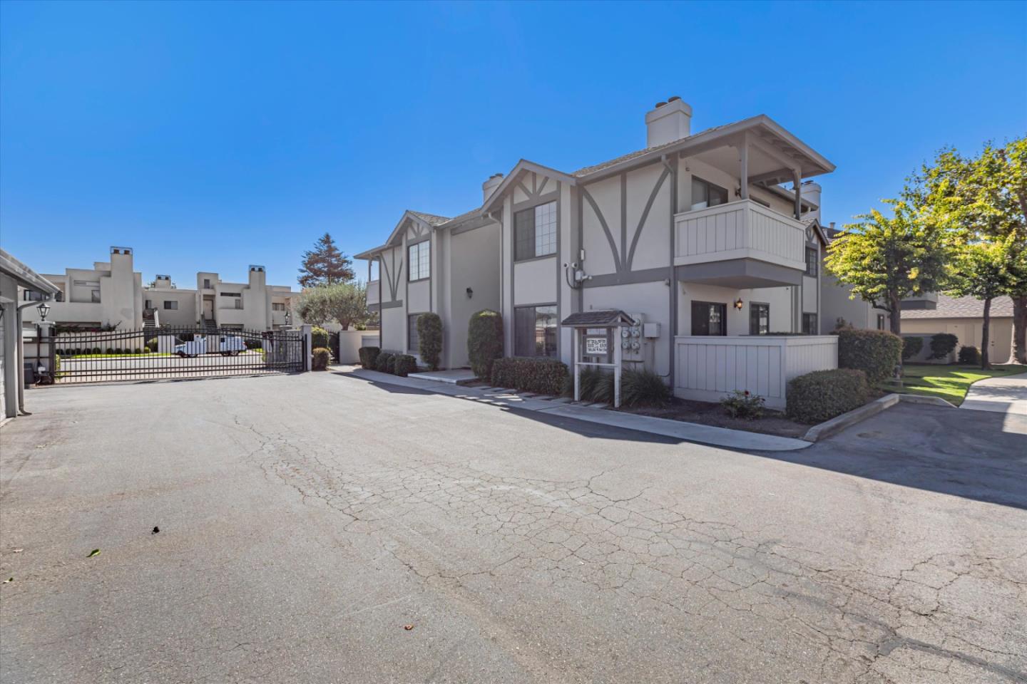 Detail Gallery Image 31 of 34 For 1052 Padre Dr #2,  Salinas,  CA 93901 - 1 Beds | 1 Baths