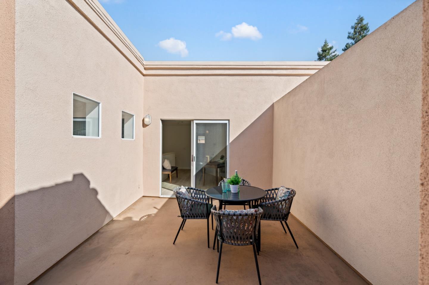 Detail Gallery Image 32 of 60 For 986 Alpine Ter #4,  Sunnyvale,  CA 94086 - 2 Beds | 2/1 Baths