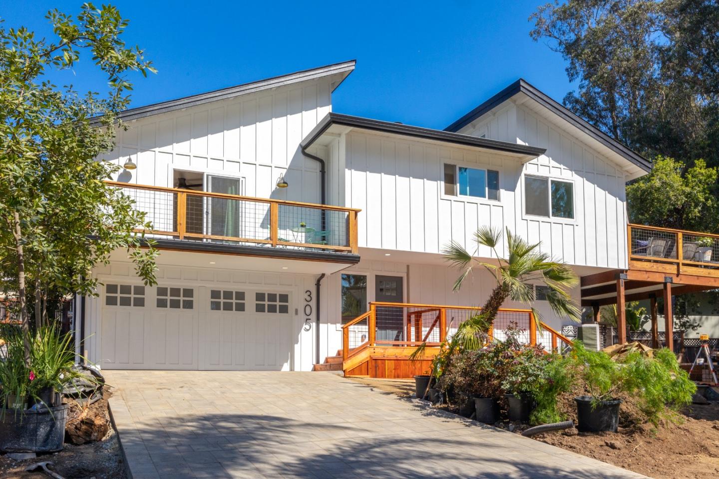 Detail Gallery Image 1 of 22 For 305 Sumner Ave, Aptos,  CA 95003 - 3 Beds | 2 Baths