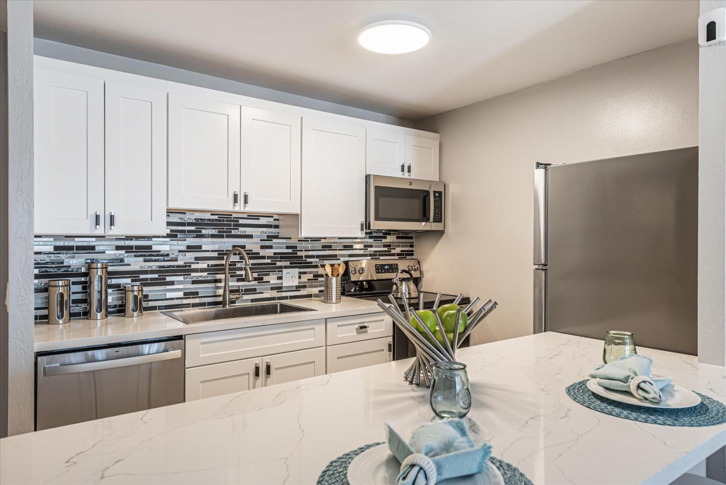 Detail Gallery Image 5 of 40 For 1700 Civic Center Dr #202,  Santa Clara,  CA 95050 - 2 Beds | 1 Baths