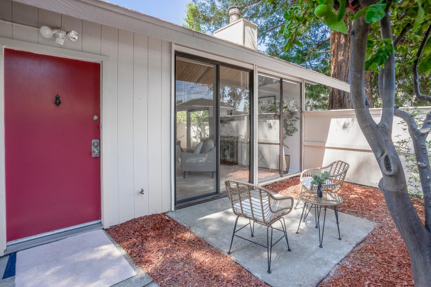 Detail Gallery Image 27 of 30 For 725 Blair Ct a,  Sunnyvale,  CA 94087 - 2 Beds | 2 Baths