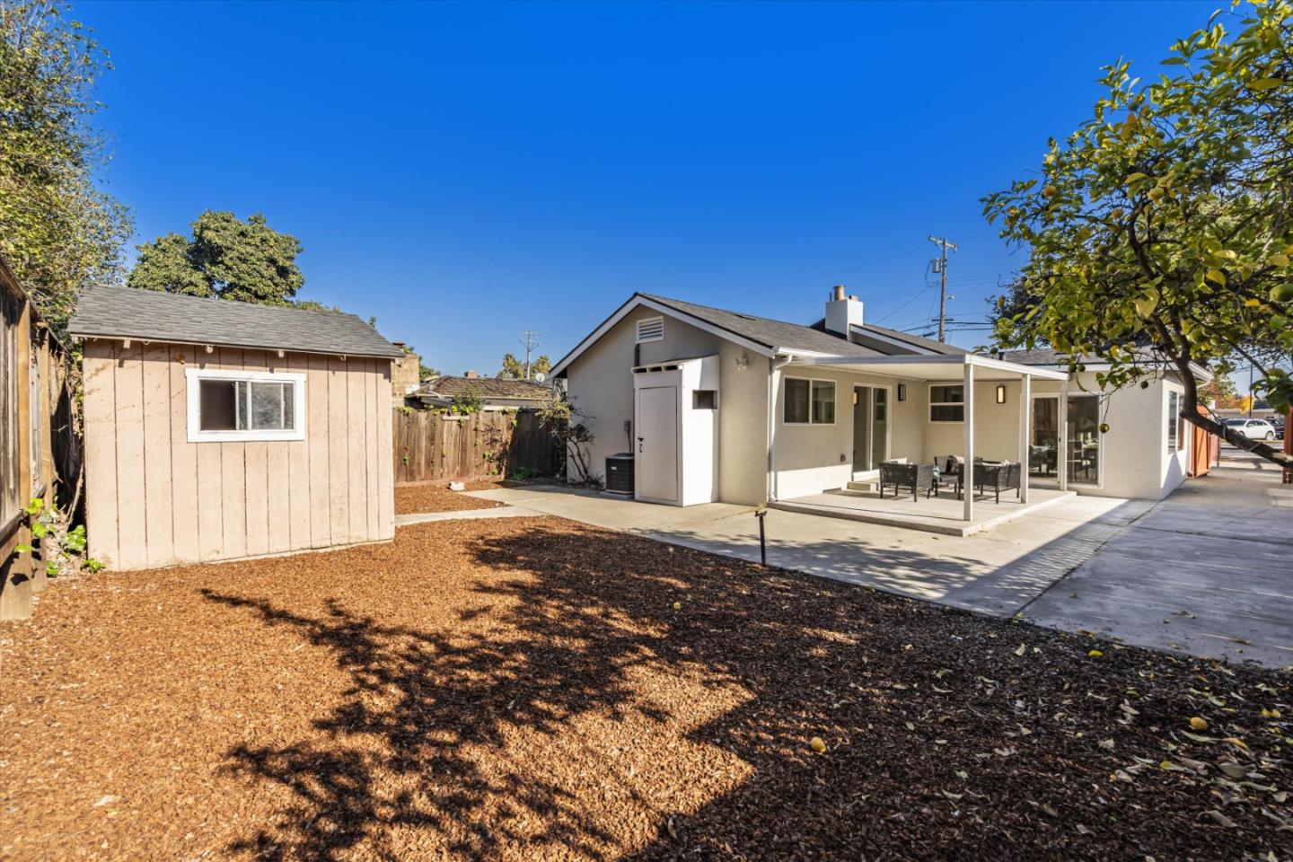 Detail Gallery Image 33 of 35 For 2027 Clarke Ave, East Palo Alto,  CA 94303 - 3 Beds | 3 Baths