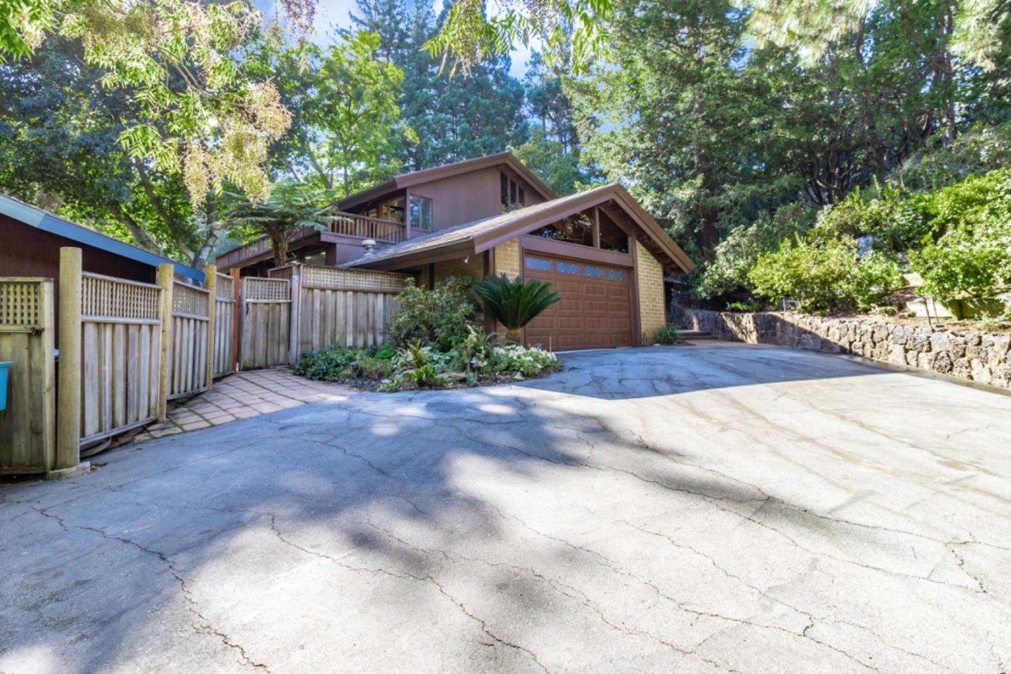 Detail Gallery Image 2 of 75 For 3145 Bandera Dr, Palo Alto,  CA 94304 - 5 Beds | 3 Baths