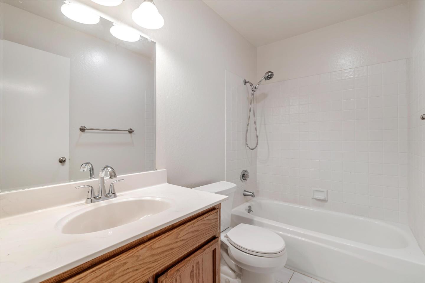 Detail Gallery Image 17 of 31 For 340 Grand Blvd #309,  San Mateo,  CA 94401 - 2 Beds | 2 Baths