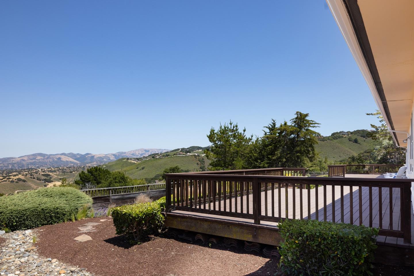 Detail Gallery Image 17 of 35 For 10590 Hidden Mesa Pl, Monterey,  CA 93940 - 3 Beds | 3 Baths
