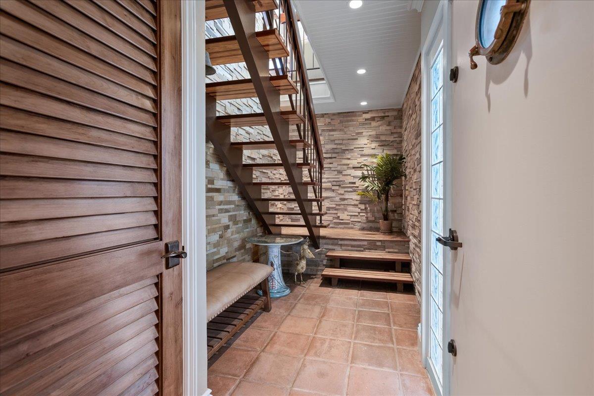 Detail Gallery Image 24 of 35 For 340 Beach Dr, Aptos,  CA 95003 - 3 Beds | 3/1 Baths