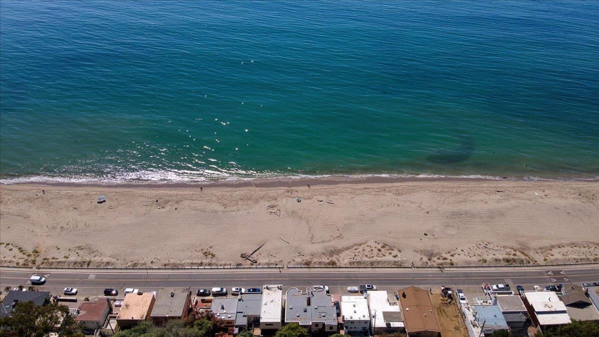 Detail Gallery Image 32 of 35 For 340 Beach Dr, Aptos,  CA 95003 - 3 Beds | 3/1 Baths