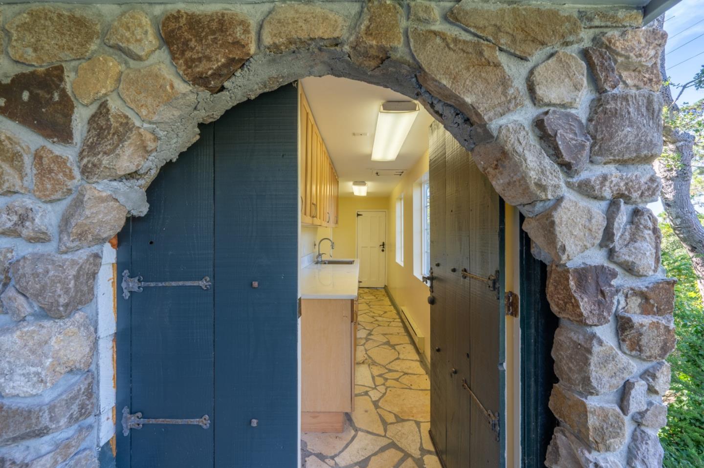 Detail Gallery Image 32 of 40 For 125 Cypress Way, Carmel,  CA 93923 - 2 Beds | 2 Baths