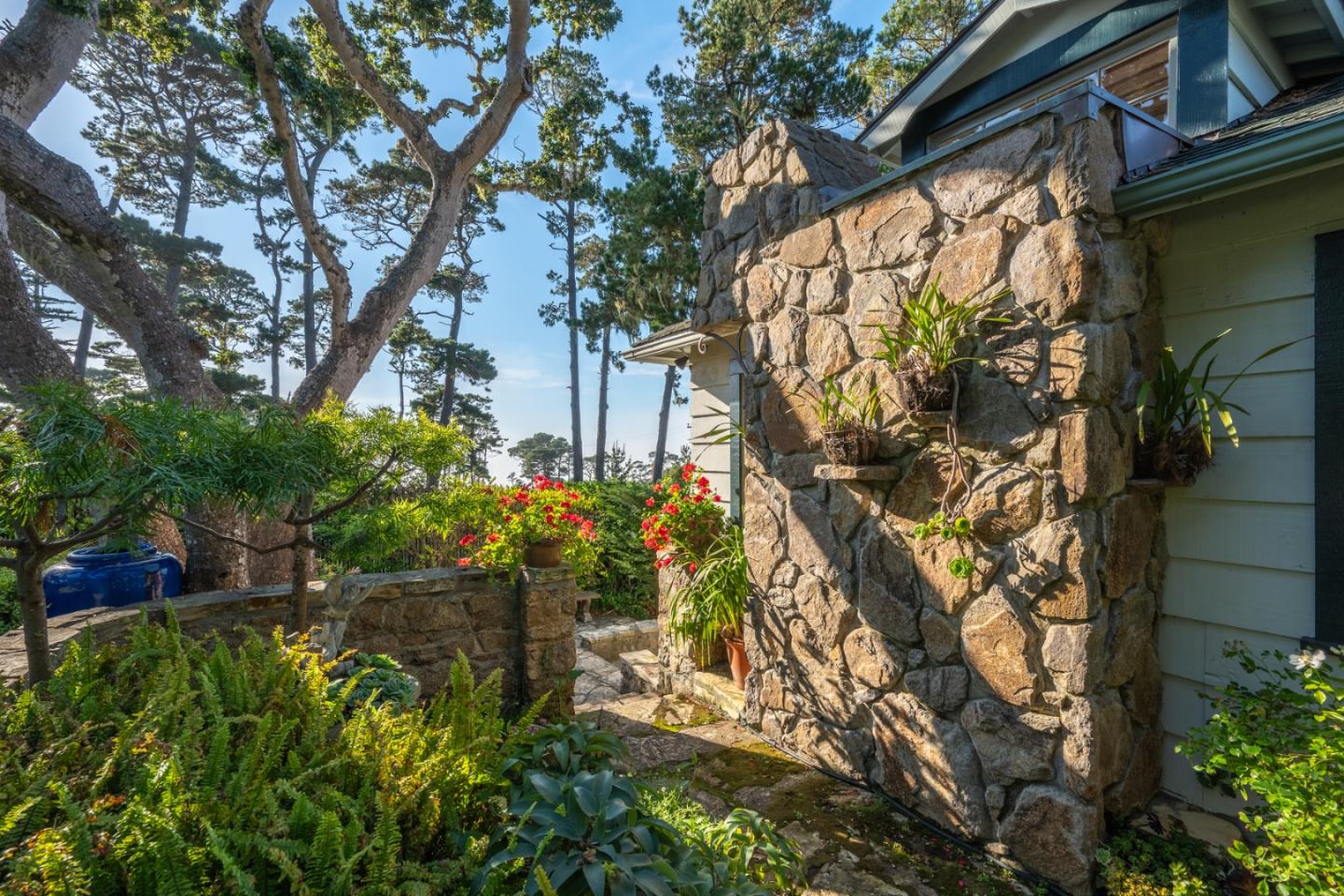 Detail Gallery Image 34 of 40 For 125 Cypress Way, Carmel,  CA 93923 - 2 Beds | 2 Baths