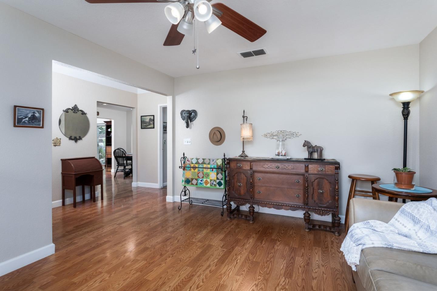 Detail Gallery Image 11 of 54 For 2181 E Cromwell Ave, Fresno,  CA 93720 - 3 Beds | 2 Baths