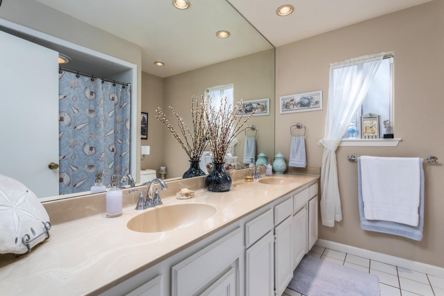 Detail Gallery Image 28 of 54 For 2181 E Cromwell Ave, Fresno,  CA 93720 - 3 Beds | 2 Baths