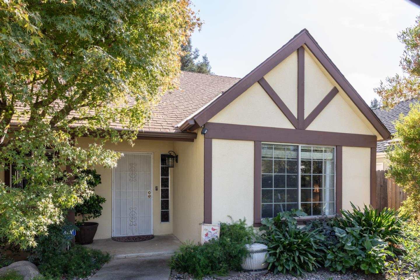 Detail Gallery Image 7 of 54 For 2181 E Cromwell Ave, Fresno,  CA 93720 - 3 Beds | 2 Baths