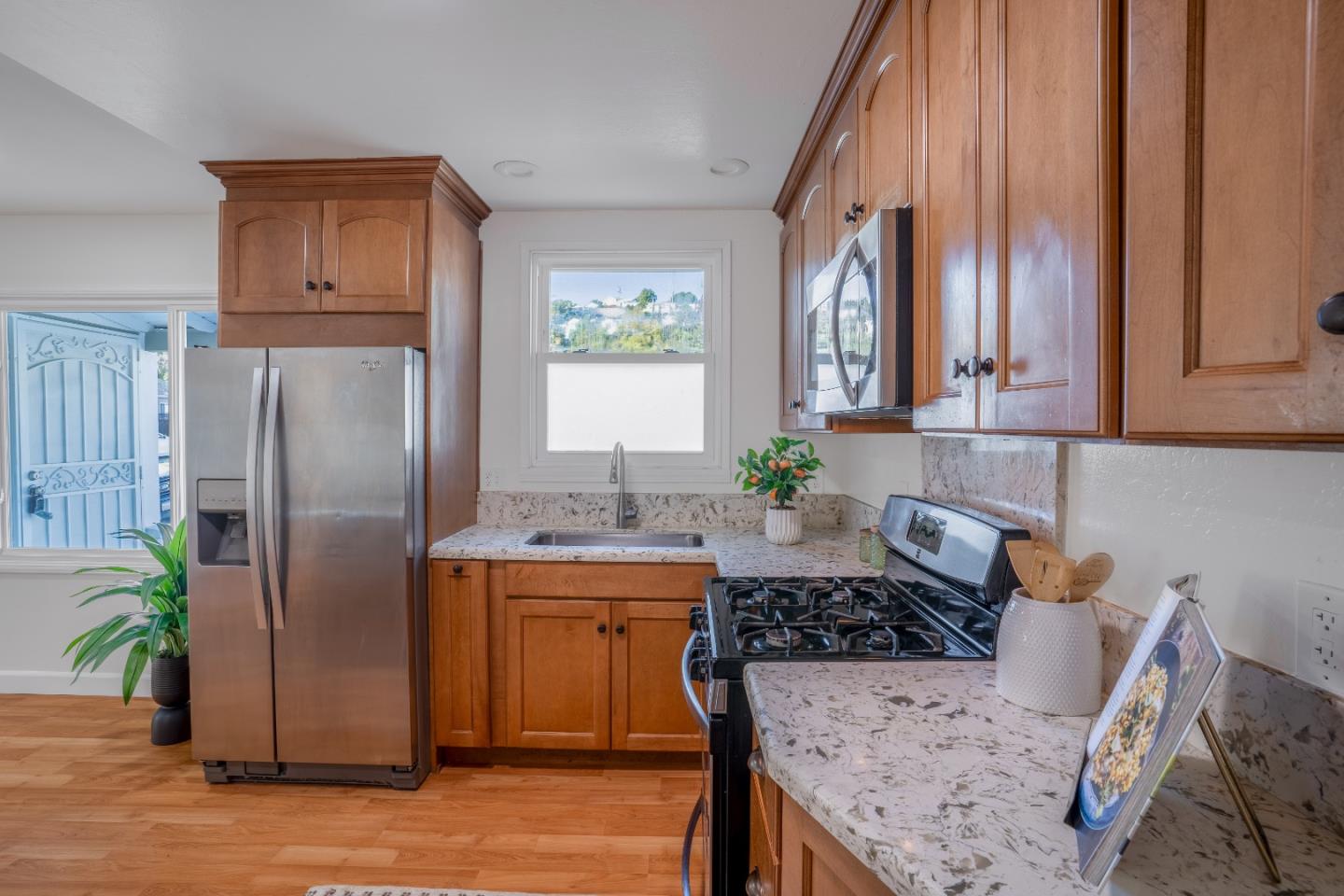 Detail Gallery Image 23 of 41 For 14829 Wake Ave, San Leandro,  CA 94578 - 2 Beds | 1 Baths