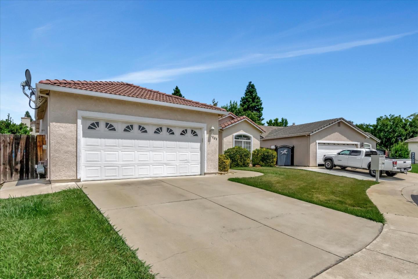 Detail Gallery Image 1 of 25 For 1689 Southpointe Dr, Yuba City,  CA 95991 - 3 Beds | 2 Baths