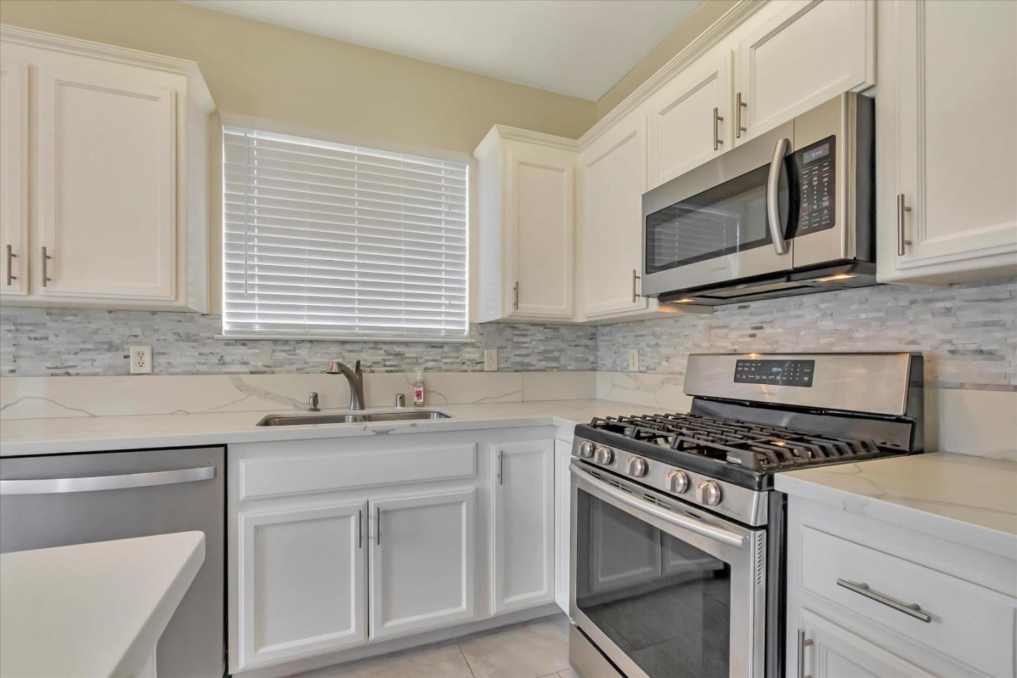 Detail Gallery Image 11 of 25 For 1689 Southpointe Dr, Yuba City,  CA 95991 - 3 Beds | 2 Baths