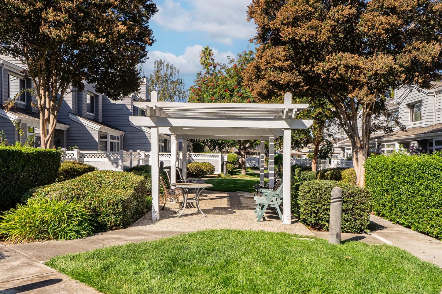 Detail Gallery Image 32 of 38 For 3643 Cabernet Vineyards Cir, San Jose,  CA 95117 - 2 Beds | 2/1 Baths