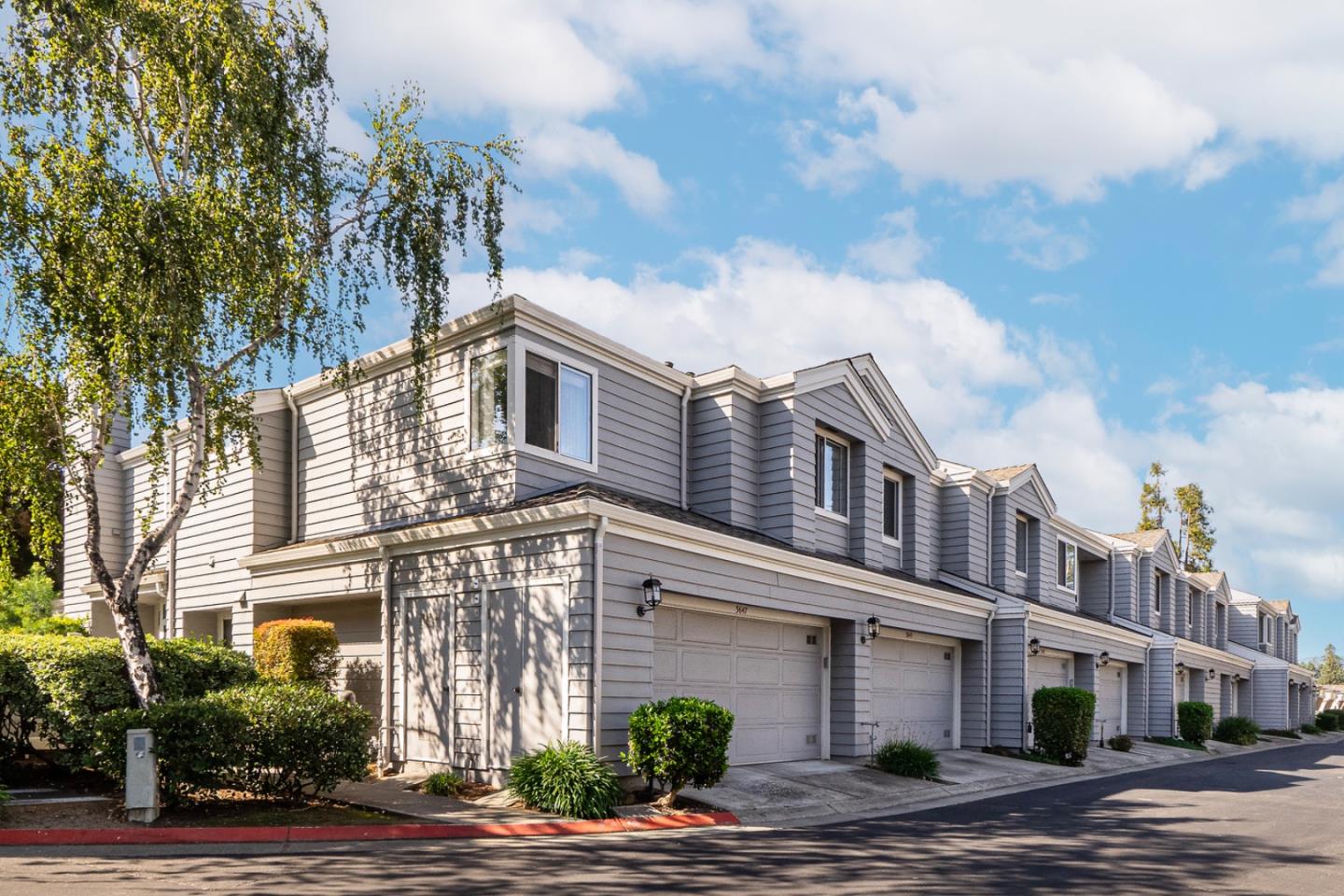 Detail Gallery Image 34 of 38 For 3643 Cabernet Vineyards Cir, San Jose,  CA 95117 - 2 Beds | 2/1 Baths