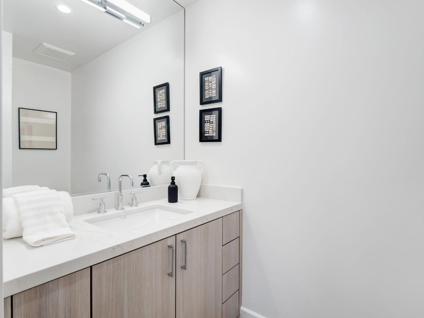 Detail Gallery Image 11 of 13 For 425 First St #36,  Los Altos,  CA 94022 - 1 Beds | 1/1 Baths