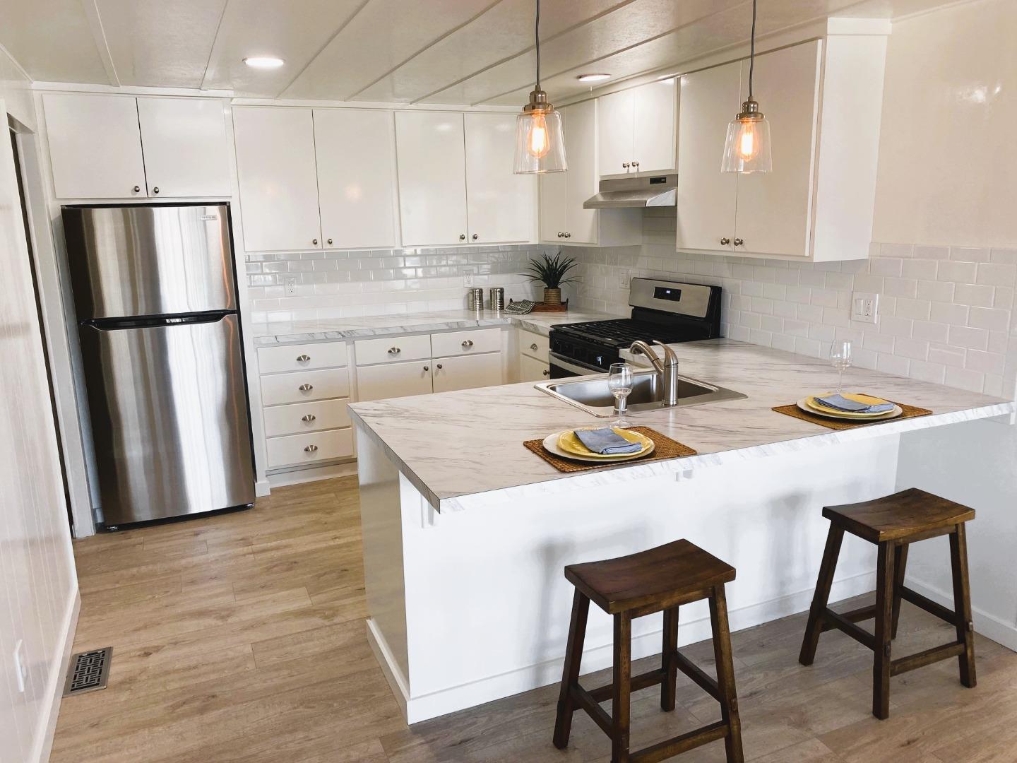Detail Gallery Image 2 of 26 For 240 Mountain Springs Dr, San Jose,  CA 95136 - 2 Beds | 2 Baths