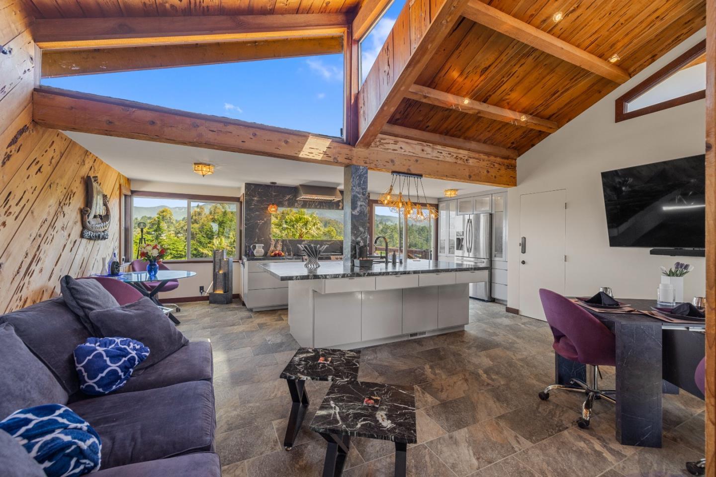 Detail Gallery Image 9 of 56 For 555 Buena Vista St, Moss Beach,  CA 94038 - 3 Beds | 4 Baths