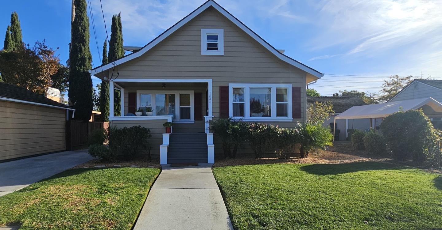 Detail Gallery Image 1 of 20 For 1646 Catherine St, Santa Clara,  CA 95050 - 3 Beds | 2 Baths