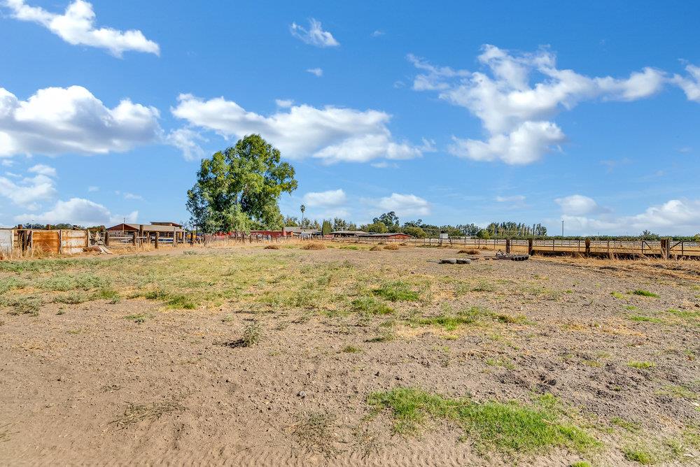 Detail Gallery Image 31 of 34 For 13475 2nd St, Los Banos,  CA 93635 - 3 Beds | 2 Baths