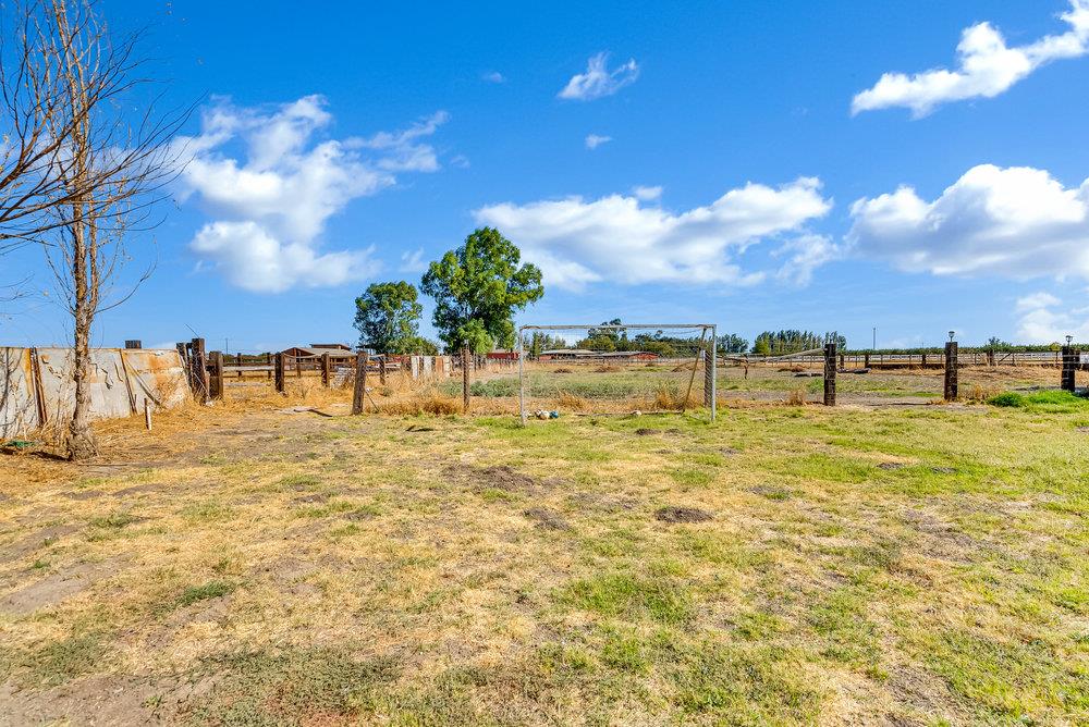 Detail Gallery Image 32 of 34 For 13475 2nd St, Los Banos,  CA 93635 - 3 Beds | 2 Baths