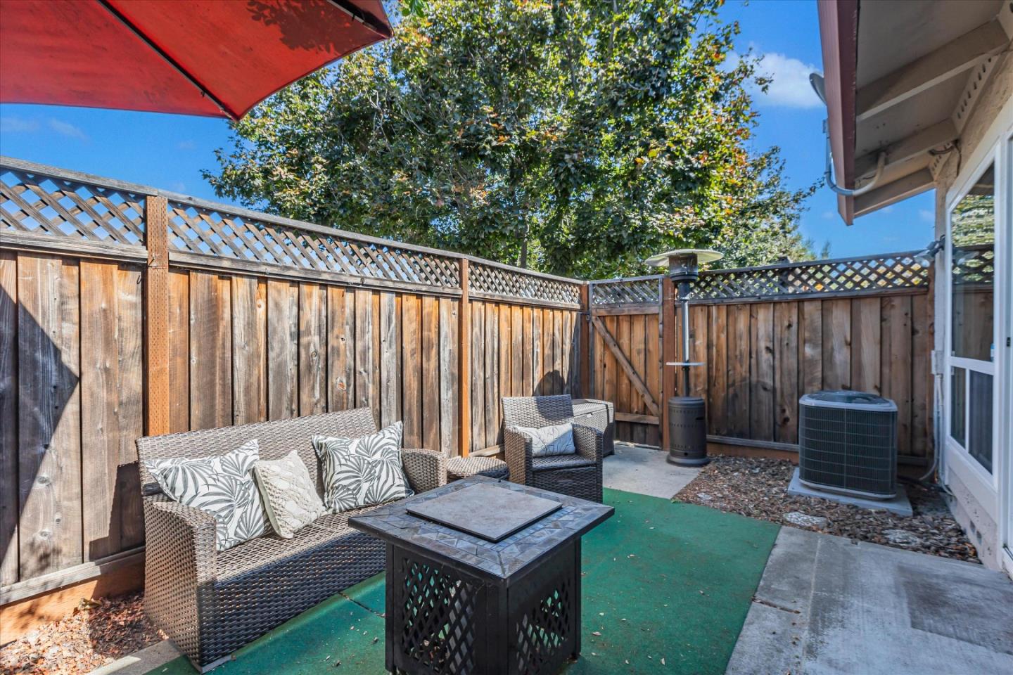 Detail Gallery Image 26 of 34 For 1315 Charmwood Sq, San Jose,  CA 95117 - 2 Beds | 2 Baths