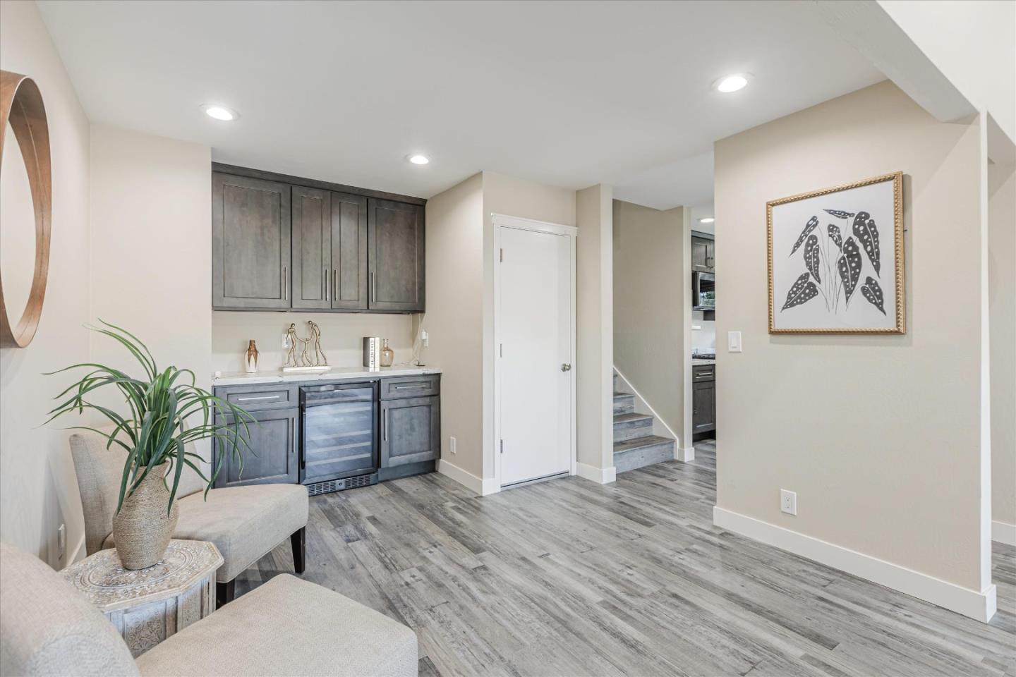 Detail Gallery Image 6 of 34 For 1315 Charmwood Sq, San Jose,  CA 95117 - 2 Beds | 2 Baths