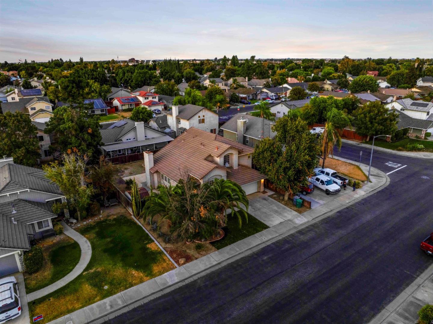 728 Mckinley St, Los Banos, CA 93635 photo 2