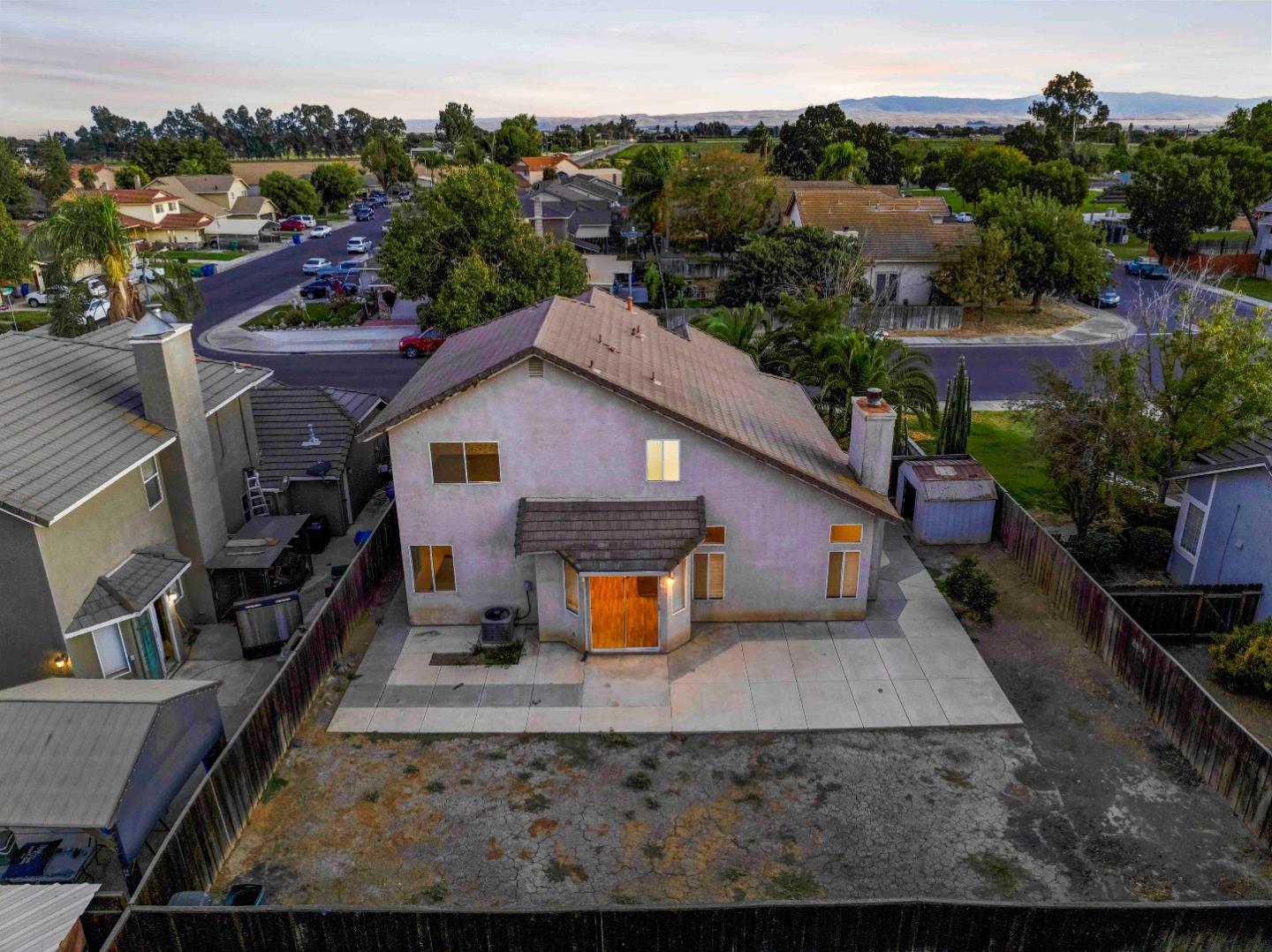 Detail Gallery Image 8 of 38 For 728 Mckinley St, Los Banos,  CA 93635 - 4 Beds | 3/1 Baths