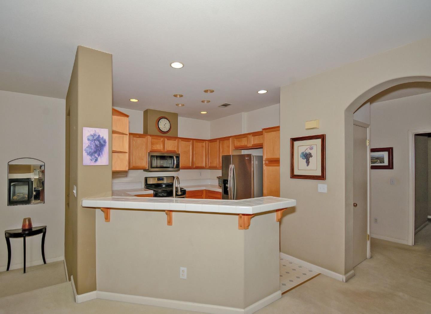 Detail Gallery Image 7 of 16 For 842 Basking Ln, San Jose,  CA 95138 - 2 Beds | 2 Baths